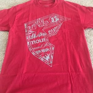 Famous stars & straps t-shirt rock music vintage Travis Barker new shirt